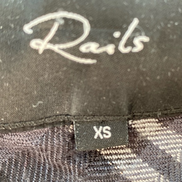 Rails button up - Picture 3 of 3